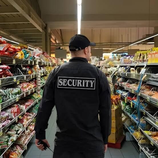 Denver retail security guard protecting a retail store from theft.